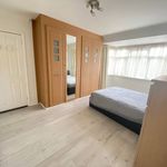 Rent 4 bedroom house in Stanmore