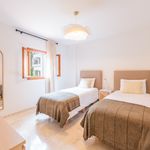 Rent 2 bedroom apartment of 162 m² in Marbella