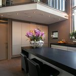 Huur 10 slaapkamer huis van 309 m² in Rotterdam