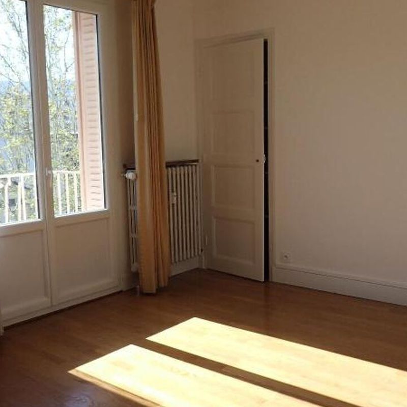 Location appartement 3 pièces 71 m² Chambéry (73000)