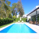 Rent 4 bedroom house of 272 m² in Marbella
