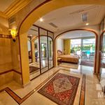 Rent 6 bedroom house of 430 m² in Antibes