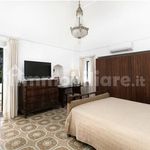 Rent 4 bedroom house of 130 m² in Anacapri