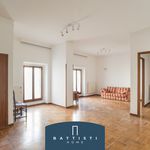 Rent 2 bedroom apartment of 136 m² in Roma