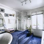 Rent a room of 152 m² in Paris