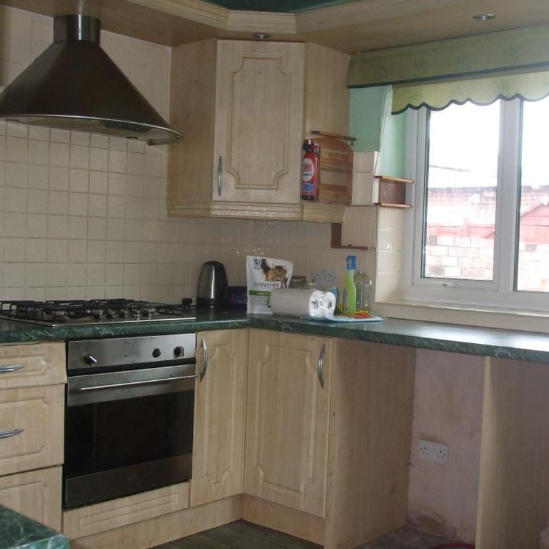 4 Bedroom, Semi Detached House for Rent Hayes Town