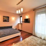 Wynajmij 6 sypialnię dom z 271 m² w Warszawa