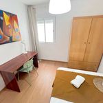 Rent a room of 90 m² in Bétera