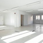 Miete 4 Schlafzimmer wohnung von 315 m² in Cureglia