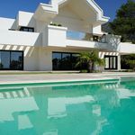 Rent 6 bedroom house of 795 m² in Marbella