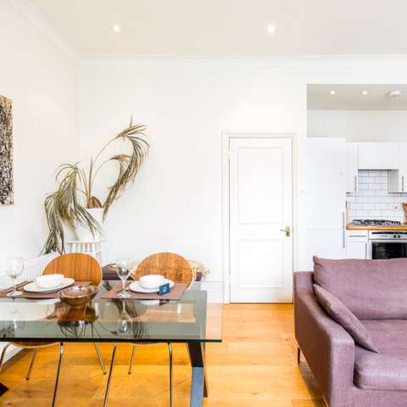 Bright and Spacious Notting Hill Nest North Kensington