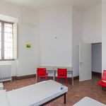 Affitto 4 camera appartamento di 102 m² in Siena