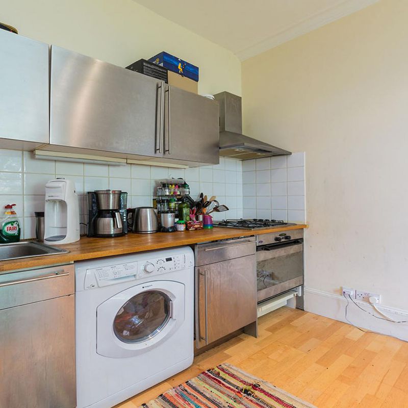Two double bedroom within a period conversion in Kings Cross Finsbury