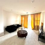 Rent 4 bedroom apartment of 265 m² in Santa Clarita