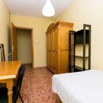 Rent a room of 150 m² in Granada