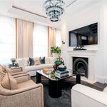 Rent 2 bedroom flat of 96 m² in London
