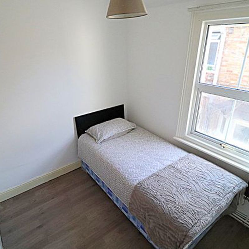 Room to rent in Ashburnham Road, Bedford MK40