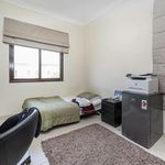 Rent 5 bedroom house of 324 m² in Dubai