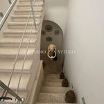 Affitto 5 camera casa di 742 m² in Bari