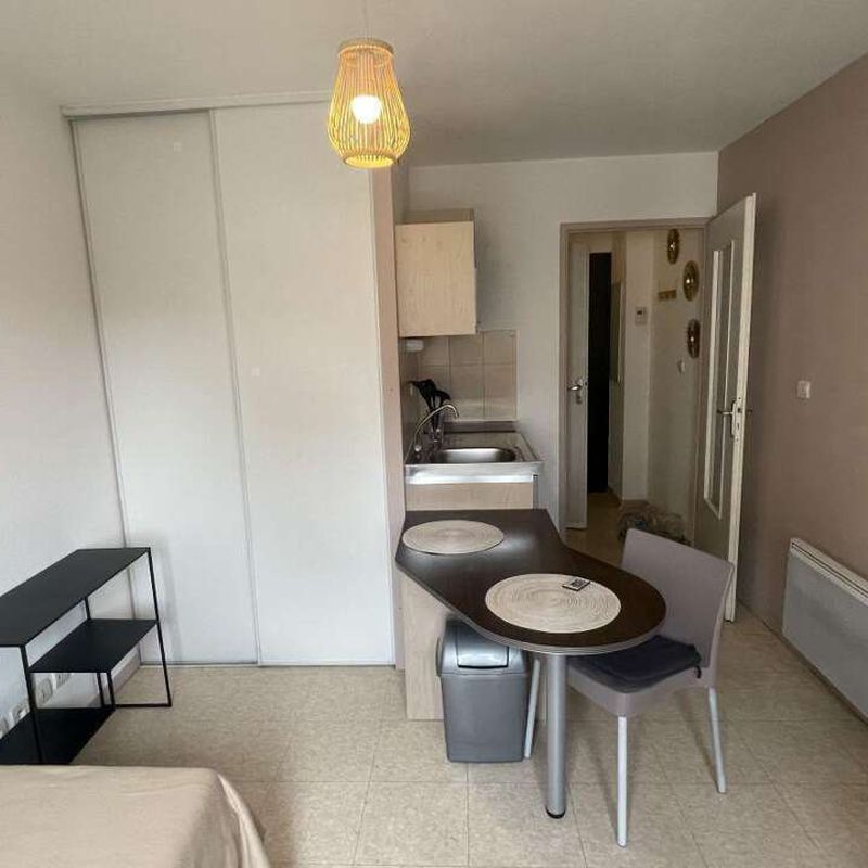Location appartement 2 pièces 18 m² Marseille 10 (13010)