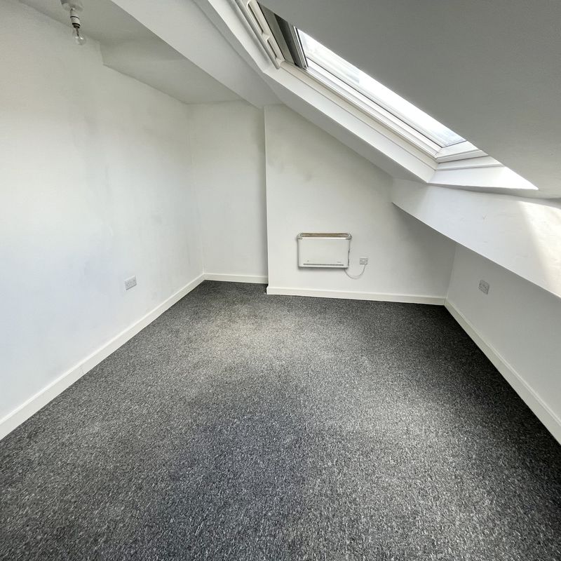1 bedroom property to let in Top Floor Apartment, Ecclesall Road, Sheffield, S11 8TL - £600 pcm Banner Cross