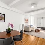 Rent 2 bedroom apartment of 95 m² in New York