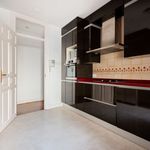 Rent 3 bedroom apartment of 280 m² in Madrid