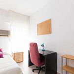 Rent a room of 78 m² in Granada
