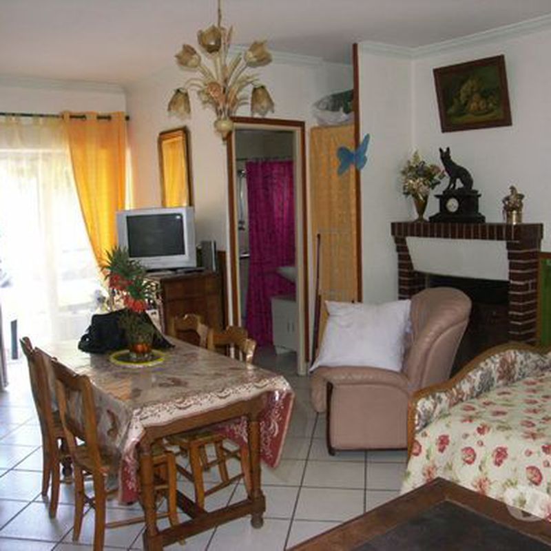 LOUE LOCATION 480 EUROS + CHARGES MITOYEN REF 3 POUR 2 PERS