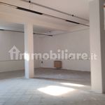 Affitto 5 camera appartamento di 500 m² in Bergamo