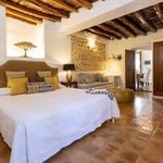 Rent 5 bedroom house in Sant Joan de Labritja