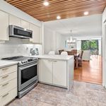 Rent 2 bedroom apartment of 148 m² in Sarasota