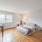 Rent a room of 102 m² in Suffern
