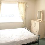 Rent 2 bedroom flat in Sunbury-on-Thames