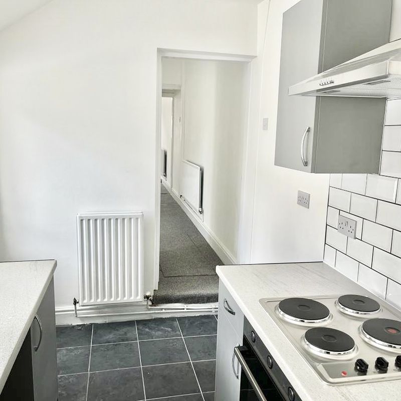 2 room house to let in Stoke-on-Trent Longton