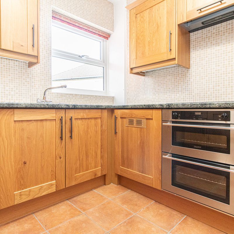 2 Bedroom On 4 Fairoak Court, Lady Mary Road, Cardiff - To Let - MGY Estate Agents Cardiff and Chartered Surveyors Roath Park
