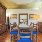 Affitto 4 camera appartamento di 264 m² in Firenze