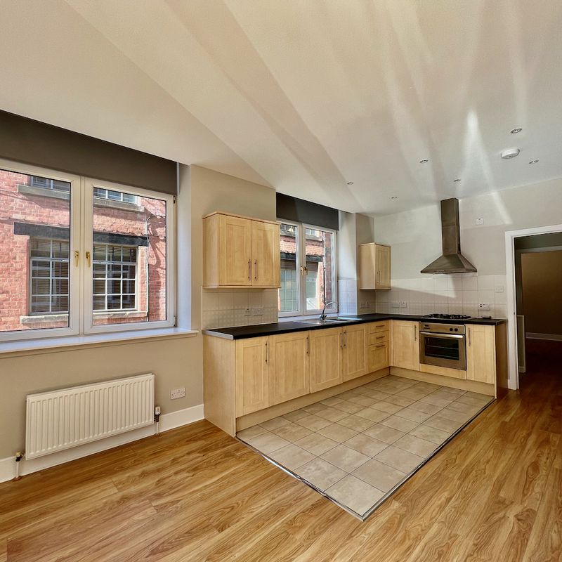 2 bed ground floor flat, offered unfurnished, £1395pm – Available 15th May Stockbridge