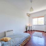 Rent a room in Loures