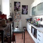 Affitto 4 camera appartamento di 85 m² in Napoli
