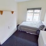 Rent 6 bedroom flat in Frodsham