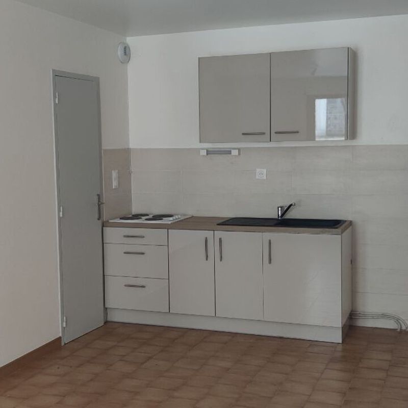 Location appartement 2 pièces 37 m² Vallon-Pont-d'Arc (07150)