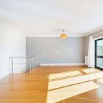 Rent 5 bedroom apartment of 252 m² in Lisbon