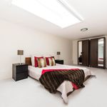 Rent 3 bedroom apartment in Cobham