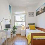 Rent 4 bedroom apartment in Barcelona