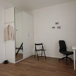 Pronajměte si pokoj o rozloze 270 m² v Praha