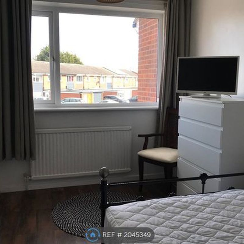 Room to rent in Manfield Avenue, Coventry CV2