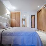 Rent 3 bedroom apartment in  Malaga