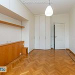 Affitto 5 camera appartamento di 180 m² in Turin