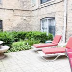 Rent 1 bedroom apartment of 400 m² in Chicago